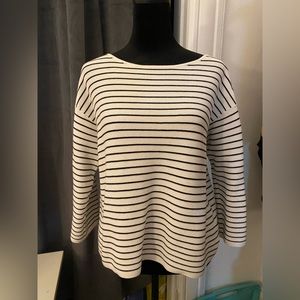 Uniqlo black and white stripe Top S/USED